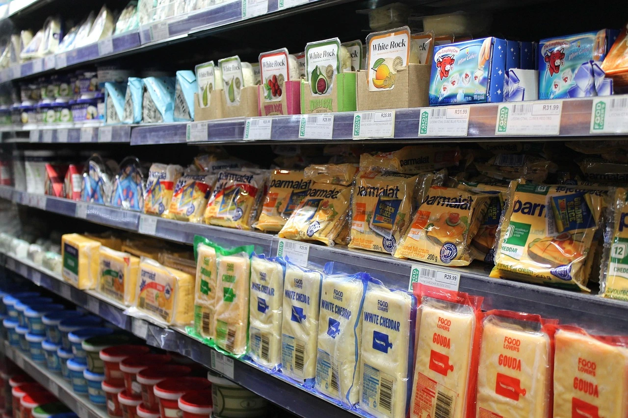 Exhibición de productos lácteos